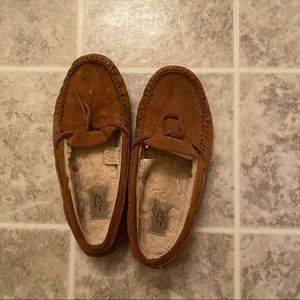 UGG Moccasin Slippers Size 8
